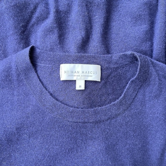 Neiman Marcus Cashmere Crew Neck Top Women's M Navy Blue Long Sleeve Preppy - Picture 3 of 3